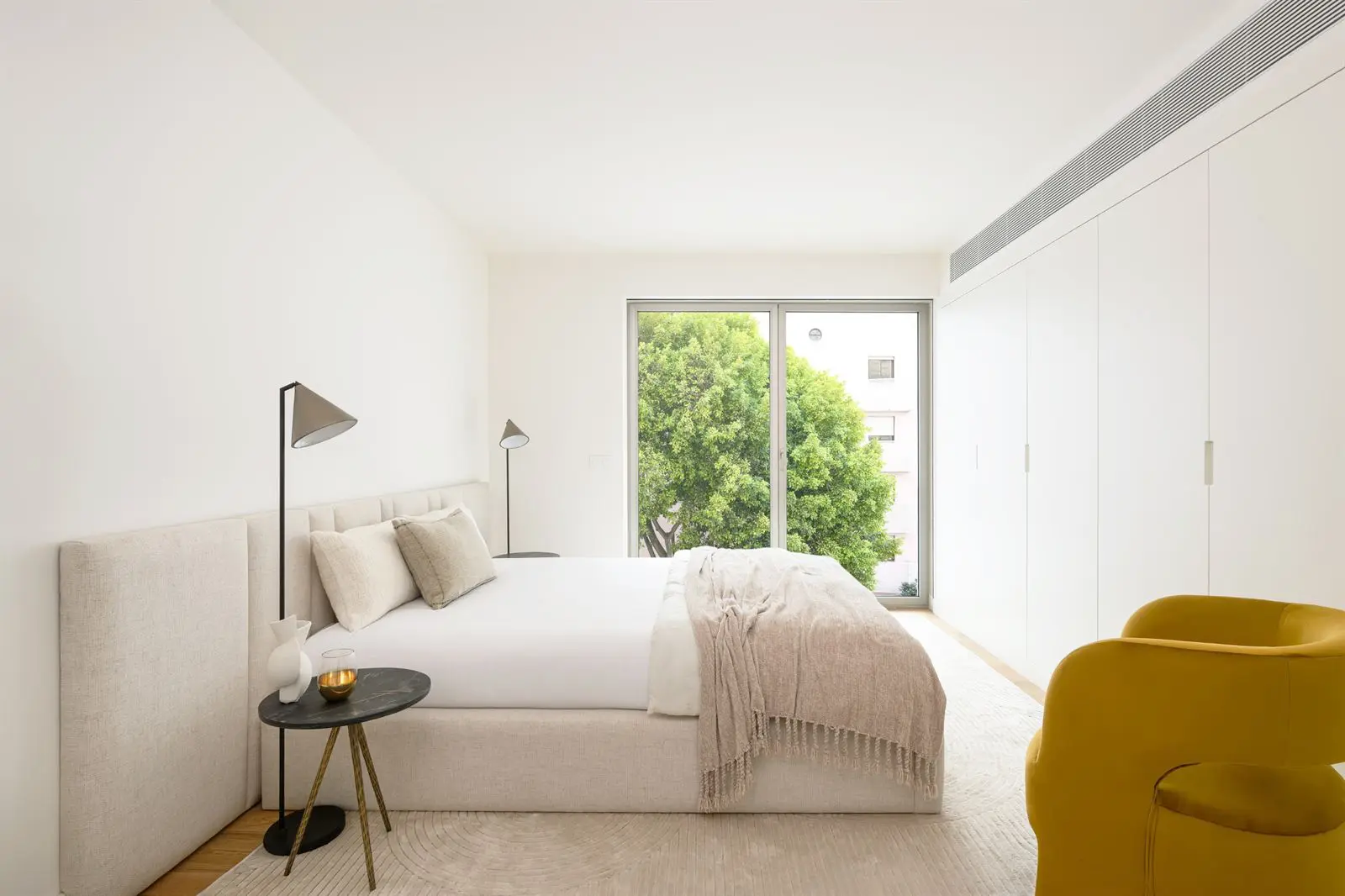 3 Bedroom Apartment In Lisbon Parque das Nações With Balcony Suite And Double Garage