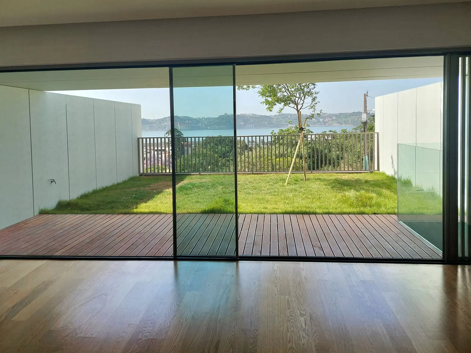 5 Bedroom Vila Lisbon River View Balcony