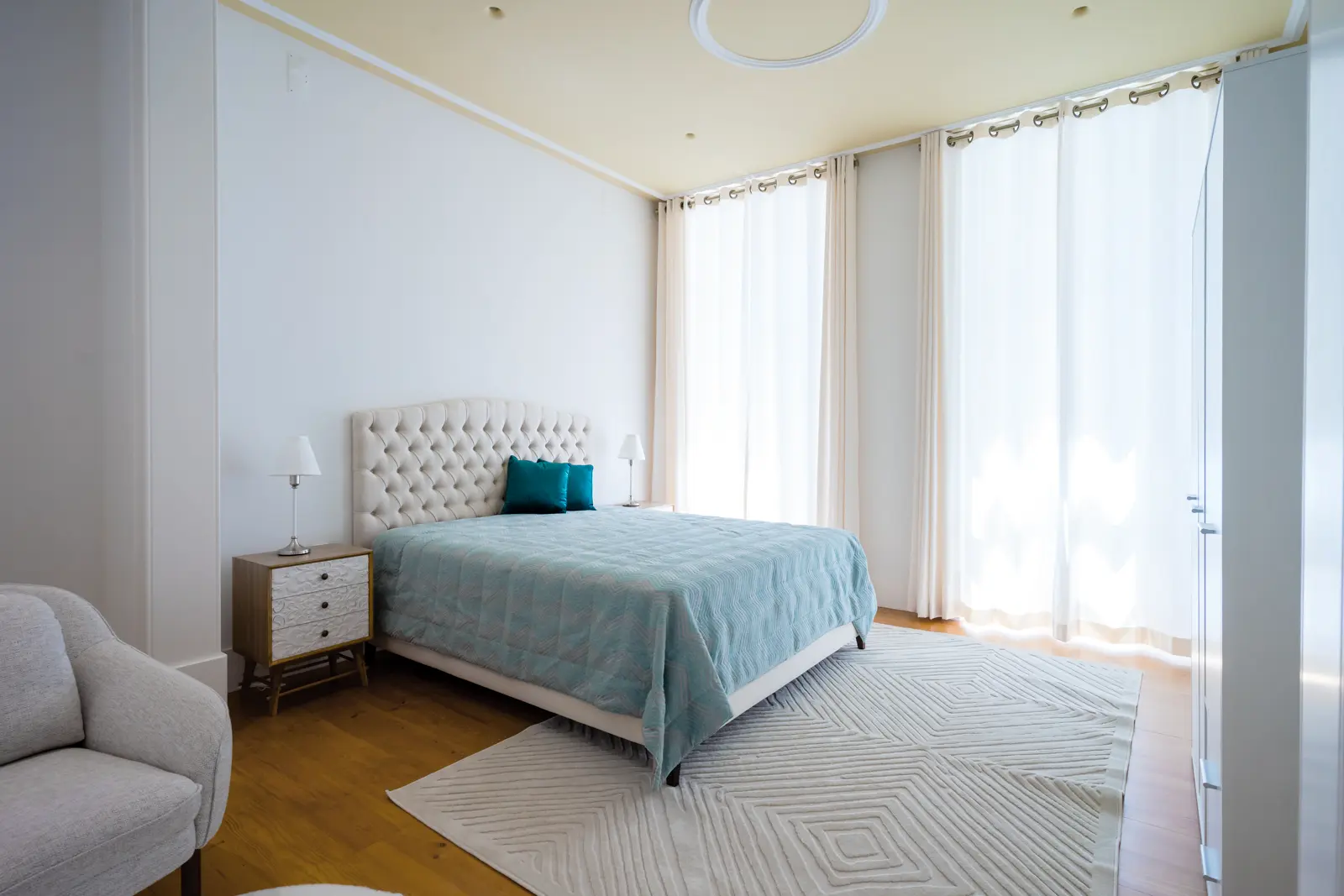 07 Bedroom 2 Bedroom Apartment With Balcony And River View For Rent In Santos Lisbon