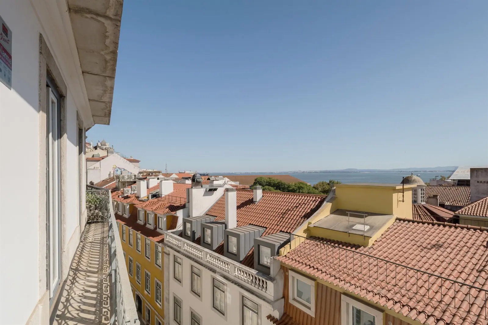 11 3bedroom Apartment With River View Garage In Lisbon Chiado