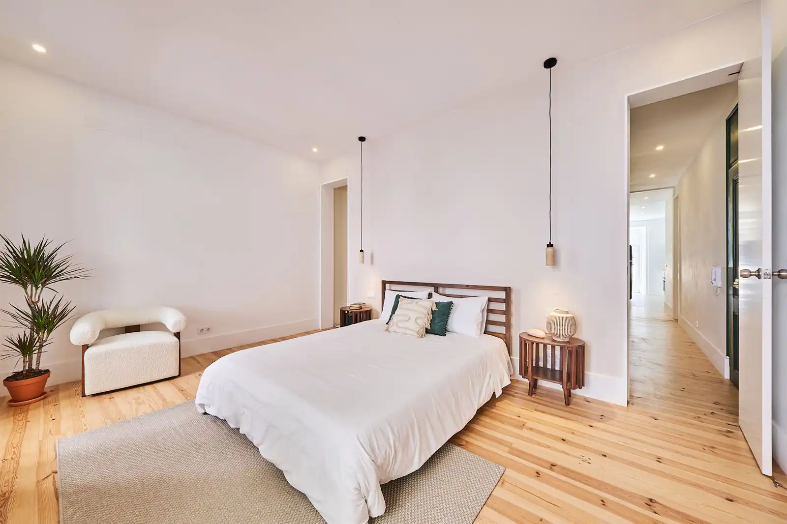 Quarto Amplo Apartamento Luxo Lisboa 18m2 01