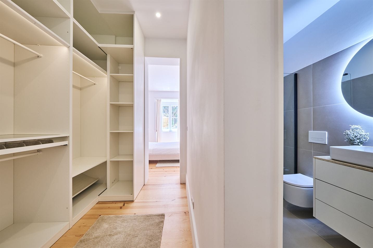 Closet Amplo Suite Apartamento Luxo 03