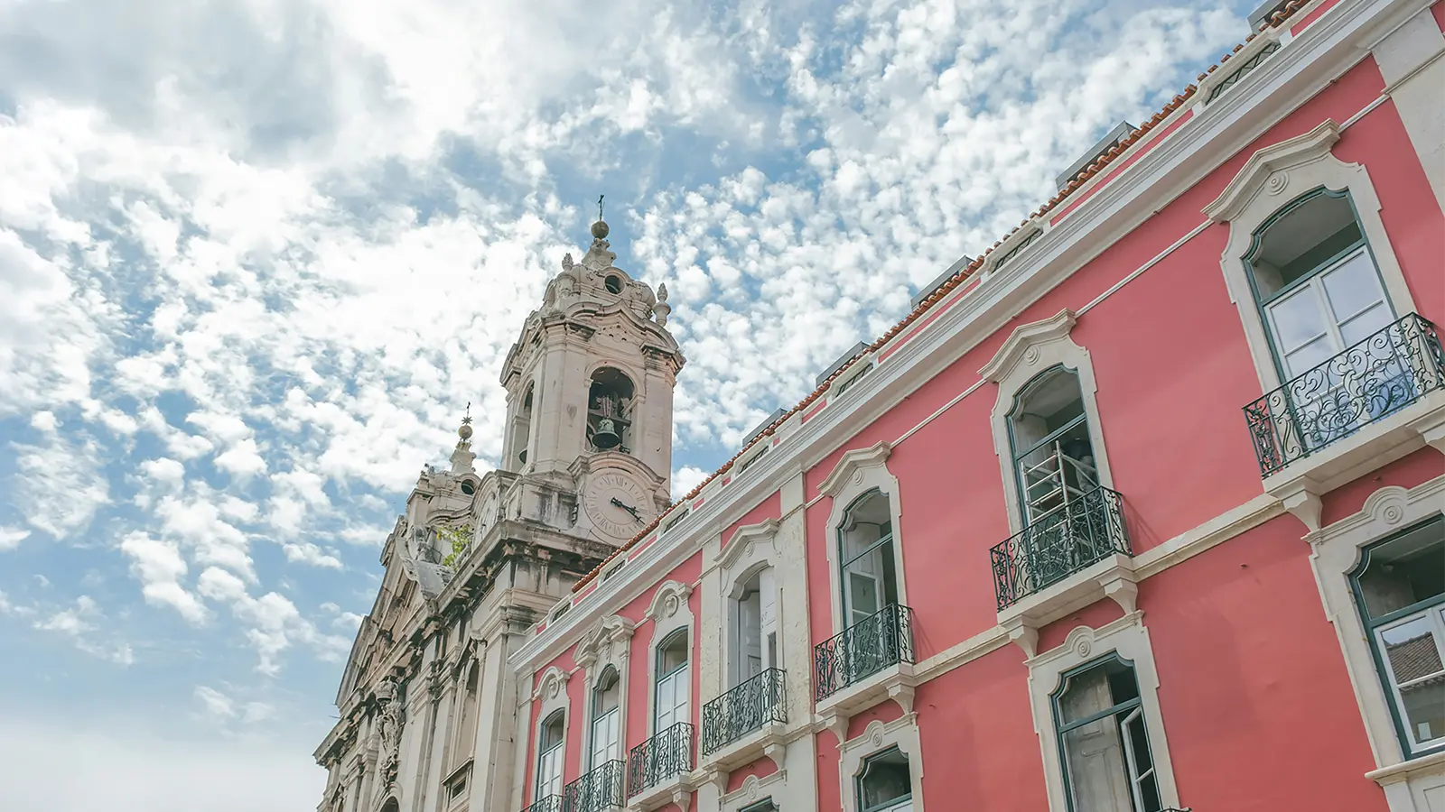 Linbon Pink Building