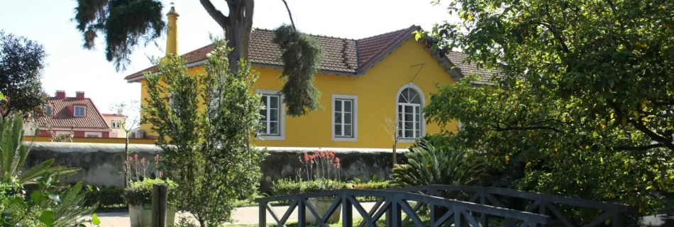Yellow House Garden Bridge