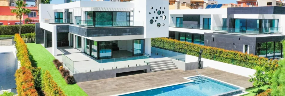 Luxury Modern Villa Exterior