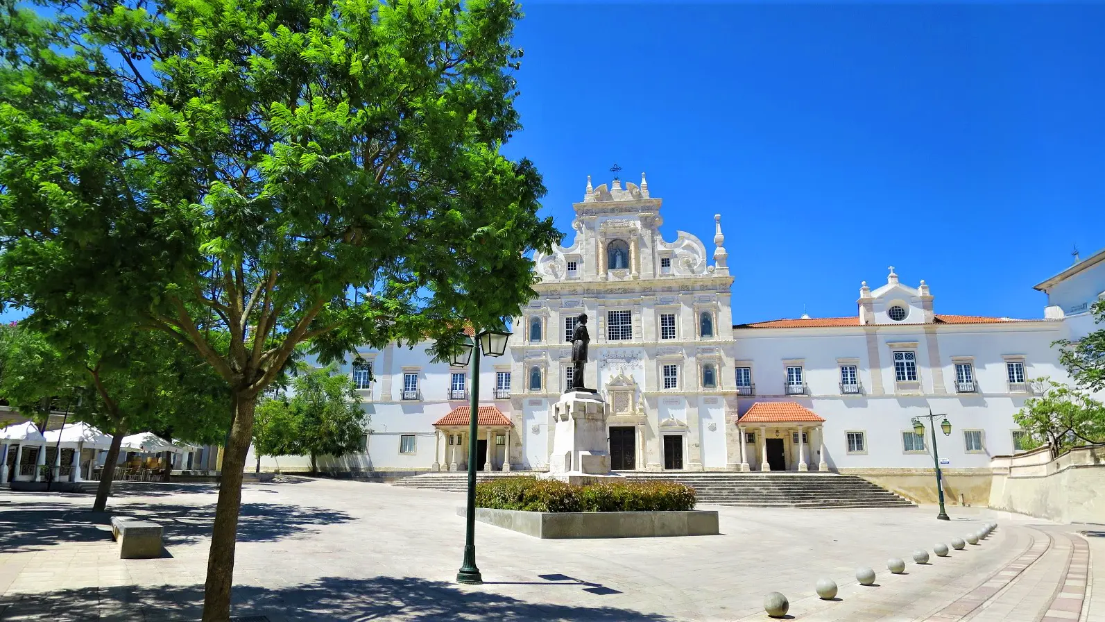 Santarem Vista Geral Da Se Inserida Na Praca Frontal Copy